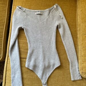 Abercrombie & Fitch Light Gray Ribbed V-Neck Bodysuit Sweater